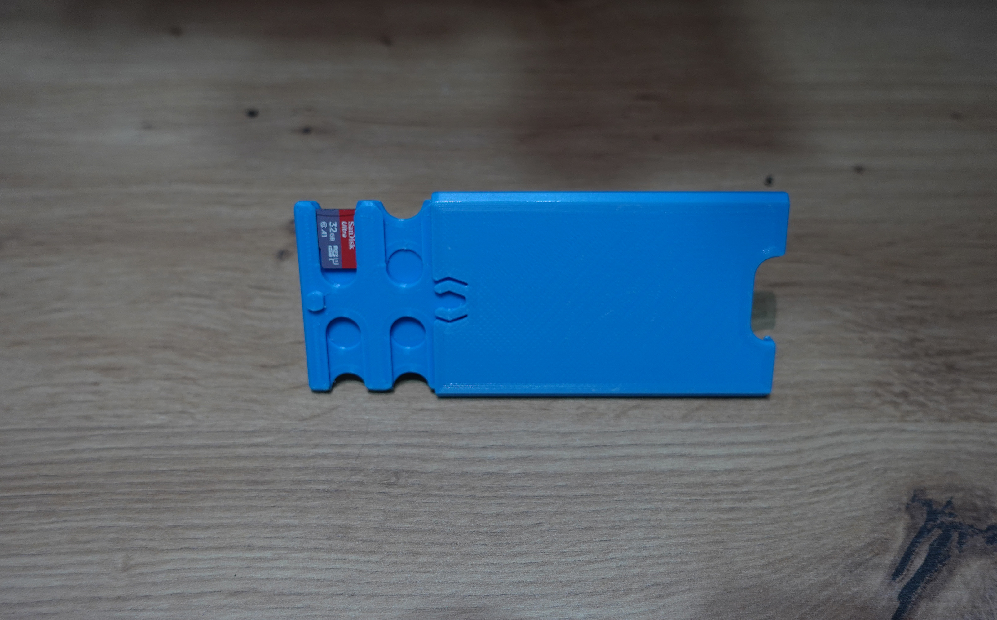 Memory card storage for 8x Micro SD & 1x SD card